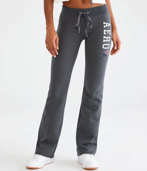 Aeropostale Grey Sweatpants, Aeropostale Flare Sweatpants, Aeropostale Outfits, Brandy Outfits, Outfit Store, Flare Sweatpants, Acubi Fashion, 2000s Outfit, Pink Clothes