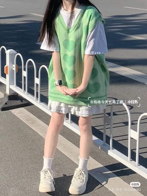 Cute Green Outfits Aesthetic, Kawaii Street Fashion, Kawaii Fashion Outfits, Swaggy Outfits, Kawaii Clothes, Teenage Fashion Outfits, Korean Outfits, Casual Style Outfits, Kawaii Fashion