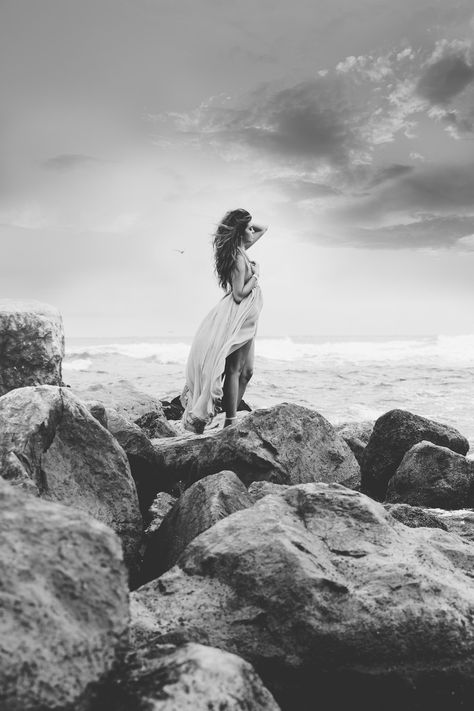 Beach Rocks Photography, Rock Photoshoot, Lake Portrait, Nature Portraits, Lake Photoshoot, Beach Photo Session, Water Shoot, Rock Photography, Sea Photography