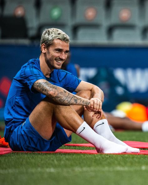 Griezmann France, France National Football Team, France Team, Soccer Boyfriend, Football Is Life, Sports Aesthetic, Antoine Griezmann, Soccer Boys, Football Boys