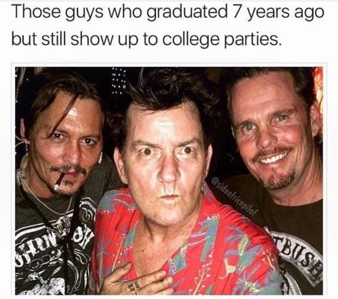 A Friday Pic Dump Filled To The Brim With Awesome! - Funny Gallery Tgif Meme, Kevin Dillon, Two And Half Men, Owensboro Kentucky, Charlie Harper, Two And A Half Men, Johnny D, Tim Burton Films, Charlie Sheen