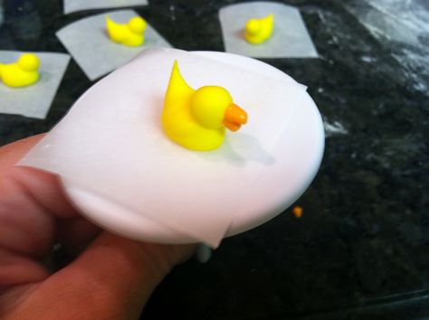 make ducks out of frosting | The Iced Queen: Royal Icing Rubber Ducky Icing Artist, Panoramic Sugar Easter Eggs, Sugar Easter Eggs, Royal Icing Designs, Farm Cakes, Royal Frosting, Royal Icing Templates, Sugar Eggs For Easter, Chocolate Bowls