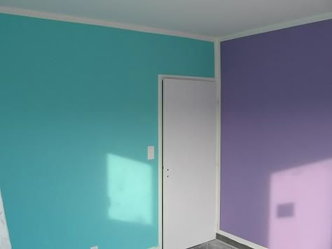 (article couleur) Association Bleue et Violet Interior Wall Painting Designs, Bedroom Wall Colour Combination, Oasis Bedroom, Bedroom Wall Color, Empty Rooms Interior, Bedroom Furniture Inspiration, Violet Room, Fairytale Bedroom, Diy Girls Bedroom