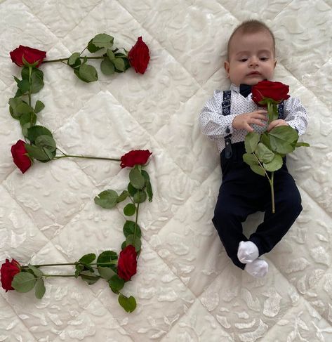 1 Months Baby Photoshoot Ideas, Seven Months Baby Photography, Boy Monthly Baby Pictures, 1 Month Baby Boy Photoshoot, Monthly Baby Photos Boy, 5 Month Baby, 1 Month Baby, Baby Birthday Photoshoot, Photo Halloween