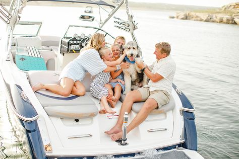 Lake Travis boating family session in Lakeway, Texas at Rough Hollow Family Pictures On A Boat, Boat Family Photoshoot, Family Photos On Boat, Family Boat Pictures, Family On Boat, Yacht Poses, Lake Family Photoshoot, Boat Family, Family Boating