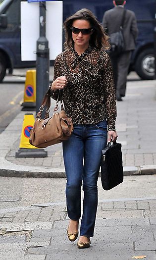 Pippa rarely wears prints, but when she does, like with this animal-print blouse, she looks chic and put together. Photo: Getty Images Pippa Middleton Style, Pippa And James, James Matthews, Kate And Pippa, Middleton Family, Disney Inspired Fashion, Anglican Church, Middleton Style, Taylor Swift Outfits