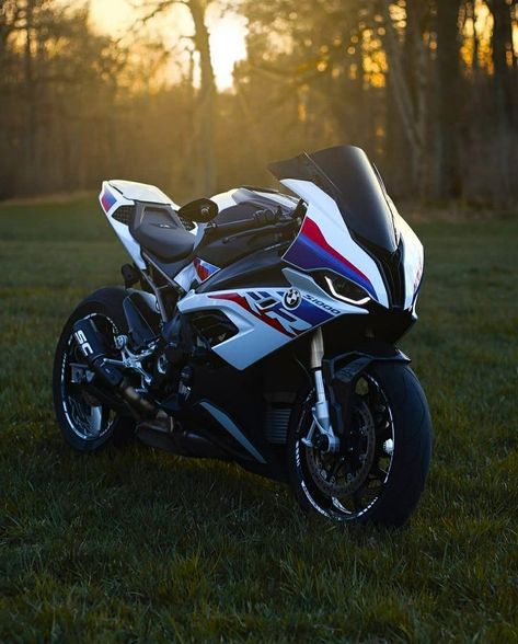 Bmws1000rr Wallpapers, Bikes Bmw, Bmw Motorbikes, Bike Collection, Stylish Bike, Bike Bmw, Motorcycle Artwork, Kawasaki Bikes, Motorcross Bike