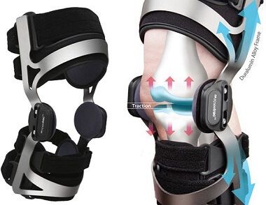 Arthritis Knee Brace Guide: Find the best knee brace for you, whatever stage your arthritis is Parts Of The Knee, Swollen Knee, Knee Pain Exercises, Knee Support Braces, Knee Replacement Surgery, Leg Braces, Knee Pain Relief, Knee Replacement, Knee Support