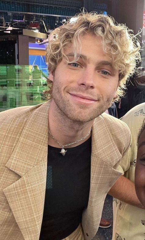 5sos Luke, Luke Roberts, Five Seconds Of Summer, Luke Hemmings, Doja Cat, Most Beautiful Man, 5 Seconds Of Summer, Lead Singer, 5 Seconds