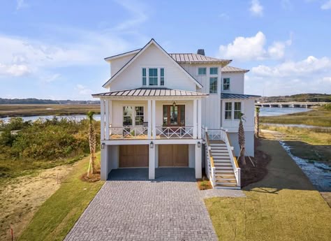 Beach House On Stilts, Key West Style Homes, Coastal Houses, Coastal Home Exterior, Stilt Home, Small Beach Houses, Lake Houses Exterior, House Flippers, Beach House Living Room