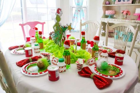 Grinch Kiddie Table | CatchMyParty.com Whoville Table Decorations, Grinch Breakfast, Grinch Whoville, Grinch Baby, Lego Friends Birthday, Christmas Knits, Frog Birthday Party, Candy Theme Birthday Party, Holiday Party Ideas