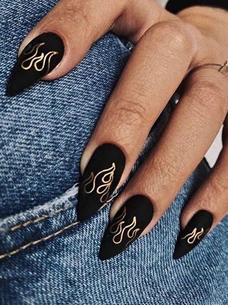 23 Stylish Black Nail Designs for 2021 - The Trend Spotter Black Nail Art, Goth Nails, Edgy Nails, Her Nails, Black Nail Designs, Thanksgiving Nails, Black Nail, Chic Nails, Best Acrylic Nails