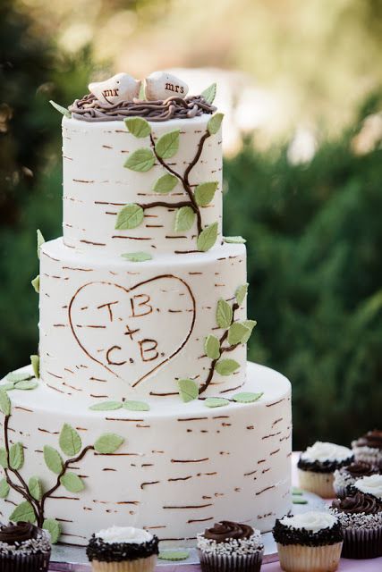 rustic wedding cake Rustic Farm Wedding, Rustic Wedding Inspiration, Wedding Cake Rustic, Rustic Wedding Cake, Bright Wedding, Bohemian Bride, Wedding 2015, Rustic Chic Wedding, Woodland Wedding