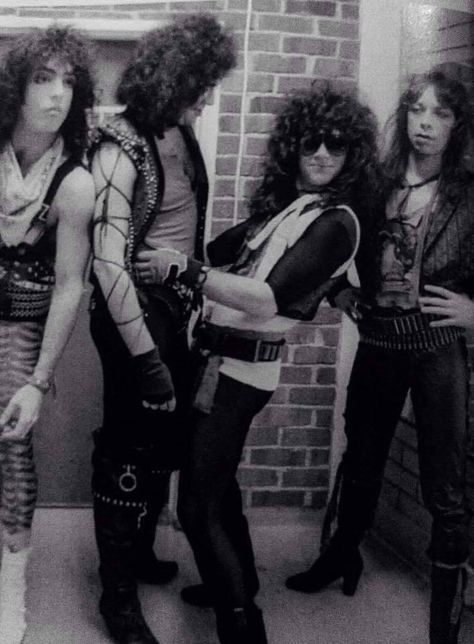 Kiss Group, Banda Kiss, Kiss Artwork, Eric Singer, Hair Metal Bands, Vinnie Vincent, Kiss Images, Kiss Members, Eric Carr