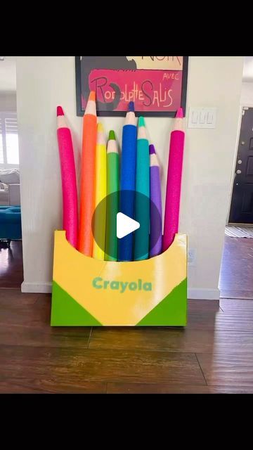 Jamie & Kelly on Instagram: "@firstgradeglowup has the best tutorial for some fun classroom decor!!! Check this out!! 😍😍  Anyone else have anything fun they make out of pool noodles?? Moment below and let us know!  It’s almost pool noodle season!! ☺️💚  #dollartreeclassrooms #dollartreepoolnoodles #poolnoodleart #classroomdecor #classroomideas #iteachtoo #teachersofinstagram" Pool Noodle Colored Pencils, Pool Noodle Crafts Home Projects, Pool Noodle Games For Kids, Pool Noodle Pencil Diy, Pool Noodle Crayons, Diy Pool Noodle Crafts, Pool Noodle Rainbow, Art Day Ideas, Pool Noodle Halloween