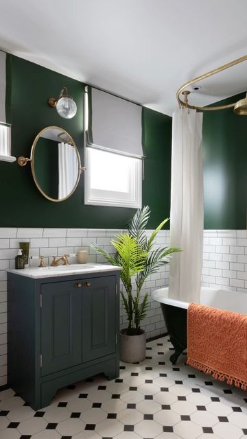 Small Bathroom Wainscoting Ideas, Half Tiled Bathroom, Bathroom Wainscoting Ideas, Dark Green Bathrooms, Tiled Bathroom, Green Tile Bathroom, Black White Bathrooms, Eclectic Bathroom, Gold Bathroom