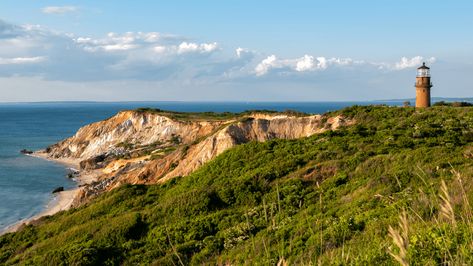 Beautiful Places In America, Spring Break Destinations, Summer Vacation Destinations, Family Nature, Beach Pictures Friends, Places In America, Ha Long, Seaside Village, Marthas Vineyard