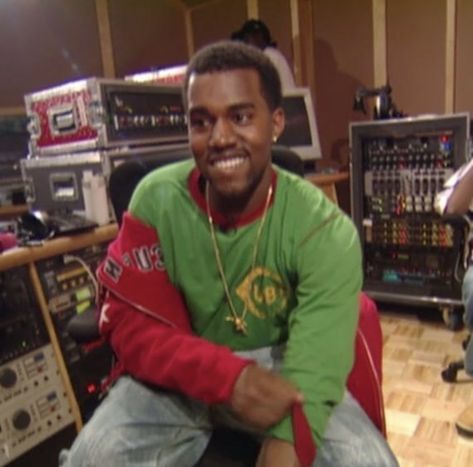 Kanye West Smiling, 2000s Rap Aesthetic, Kanye West Funny, Kanye West Outfits, New Kanye, Outfits 2000s, Rap Aesthetic, Instagram Happy Birthday, No Game No Life