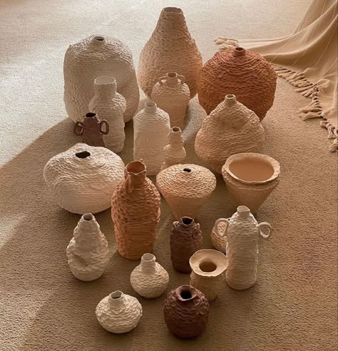 Hollow Eyes, Clay Characters, Pottery Supplies, Small Flower Pots, Austerity, Keramik Design, Clay Faces, Clay Vase, Diy Pottery