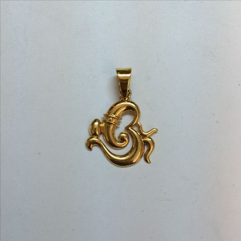 Om Gold Pendal, God Lockets In Gold, Om Pendent Designs Gold, Lockets For Man, Om Locket Gold, Gold Locket Design, Hindu Jewelry, Gold Pendants For Men, Ganesh Pendant