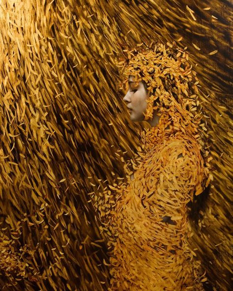 - Brad Kunkle (@bradrkunkle) sur Instagram : "wishing i was in this warm, golden cocoon this time of year ❄️ Oil and gold leaf on linen, 51x33…" Silver Leaf Painting, Brad Kunkle, Bo Bartlett, Gold Leaf Painting, Gold Leaves, Painted Leaves, Pop Surrealism, Gustav Klimt, Mellow Yellow