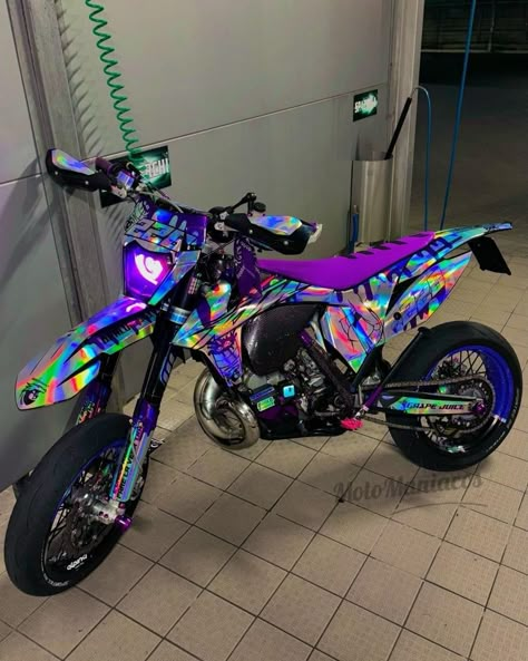 Cross Motor, Cross Motorcycle, Ducati Motorbike, Cr7 Vs Messi, Dirt Bike Gear, Ktm 450, Bling Ideas, Cool Dirt Bikes, Pretty Bike