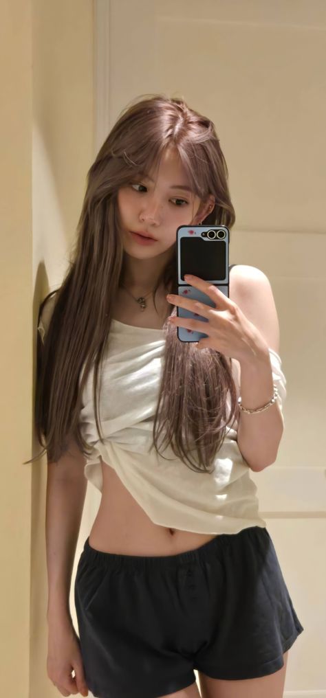 Sakura wallpaper #sakura #lesserafim #wallpaper Sakura Miyawaki, Angel Dress, Blue Flames, My Chemical, Lucky Girl, Iz One, Instagram Update, Pop Group, Kpop Idol