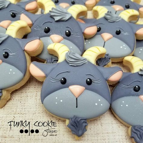 Goat Decorated Cookies, Goat Cookies, Iced Christmas Cookies, Cookie Recipes Decorating, Animal Cookie, Cookie Business, Sugar Cookie Designs, Goat Farming, Animal Cookies