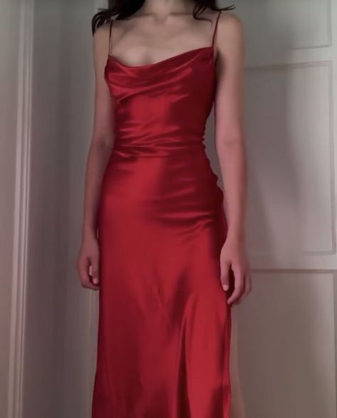 Debs Dresses, Cherry Garcia, Red Silk Dress, Robes D'occasion, Red Evening Dress, Cute Prom Dresses, Prom Outfits, Grad Dresses, Elegant Red