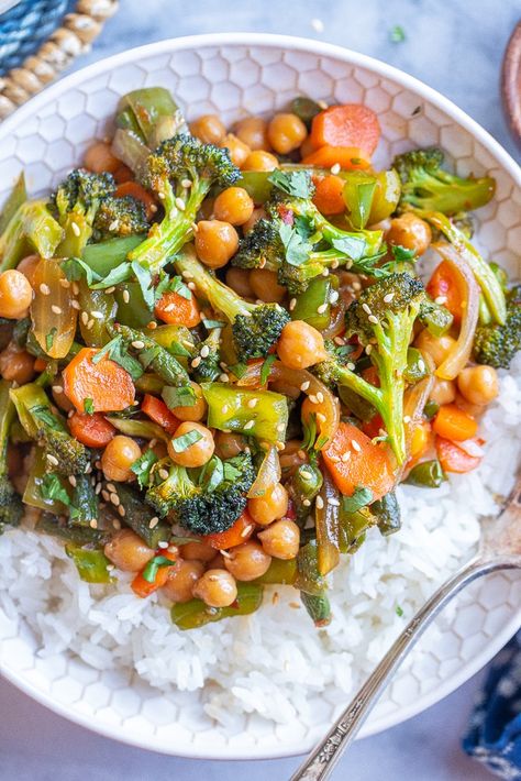 Recipes With Chili Garlic Sauce, Vegetable Stir Fry Recipe, Recipes Veg, Chickpeas Recipe, Vegan Summer Recipes, Broccoli Stir Fry, Chickpea Recipes, Veggie Stir Fry, Vegetable Stir Fry