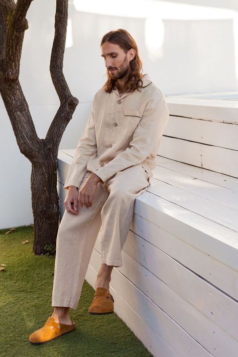 When worn next to the skin, linen promotes superior air flow; keeping your body comfortable in fluctuating night time temperatures and wicking away sweat. Our PAPAVER pyjamas therefore provide the perfect solution to a good night’s sleep and are the perfect gift for men of all ages. Mens Linen Outfits, Linen Pajamas, Linen Clothing, Mens Linen, Linen Clothes, Gift For Men, Night Time, Good Night, Mens Gifts