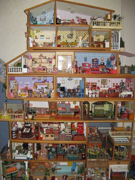 Huge Dollhouse Denmark House, Doll House Plans, Mini Doll House, Doll House Crafts, Dollhouse Projects, Dolls House Interiors, Barbie Doll House, Miniature Rooms, Vintage Dollhouse