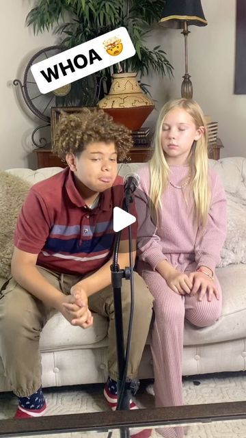 Kids Singing Videos, How To Make A Song, Funny Singing Videos, Sing Videos, Best Singing Videos, People Singing Videos, Amazing Singing Videos, Youtube Videos To Watch, Music Videos Songs