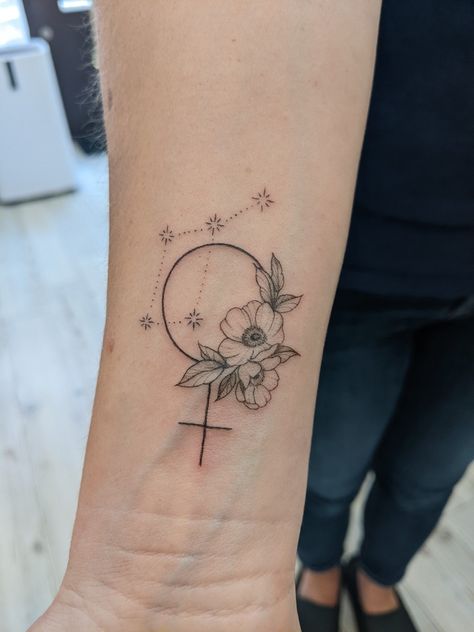 Venus symbol with Rosa rugosa roses, Lyra constellation Rosa Rugosa Tattoo, Lyra Tattoo, Lyra Constellation, Venus Tattoo, Rosa Rugosa, Venus Symbol, Taurus Tattoos, Floral Tattoo Sleeve, Symbolic Tattoos