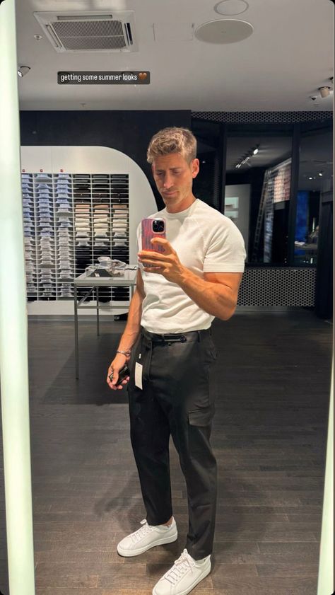 Car Salesman Outfit, Old Money Outfits Men Black, Fabian Penje, Car Salesman, Smart Casual Men, Best Dressed Man, Swag Outfits Men, Uni Outfits, Cool Outfits For Men