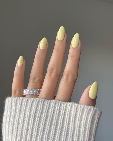 i heard butter yellow is the colour of the season 🧈🥞💛 using @gelcare.official Butter *discount code: NAILSBYALSN ring @treasurebox.jewelry *discount code: NAILSBYALSN ————- *aff #yellownails #springnails #summernails #swatch #gelnails #almondnails #yellow #nailinspo #spring #summer butter yellow nails beauty swatch nail inspo almond aesthetic spring summer Pastel Yellow Almond Acrylic Nails, Buttery Yellow Nails, Butter Yellow Aesthetic, Butter Yellow Nails, Almond Aesthetic, Yellow Almond Nails, Light Yellow Nails, Summer Yellow Nails, Nail Inspo Almond