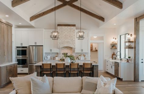 Open Concept Ranch Home, Ranch House Decor, Rustic House Plans, Barn Style House Plans, Dream Kitchens Design, Glam Living Room, Farmhouse Style House Plans, Construction Home, Garage Apartment