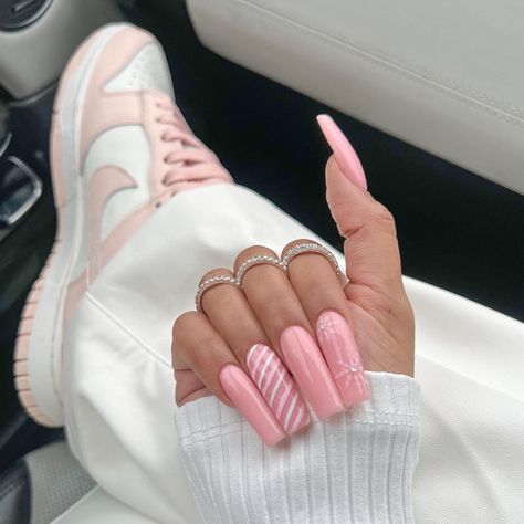 Nike Dunk Low Sneakers New With Box Pink Aesthetic Winter, Pink Nike Dunks, Shweshwe Fabric, Sleek Jewelry, Quick Nail, Nails Trend, Stripped Nails, Nail Polish Stickers, Nail Ring