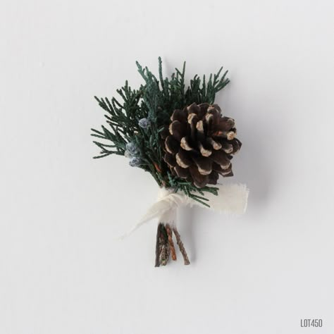 Winter Wedding Boutonniere Christmas Wedding Flowers Lapel - Etsy Winter Wedding Boutonniere, Winter Boutonniere, Groom Corsage, Pine Cone Wedding, Prom Boutonniere, Christmas Wedding Flowers, Boutonnieres Prom, Dyed Flowers, Winter Wedding Bouquet