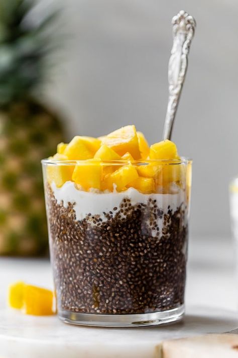 Pineapple Chia with Cottage Cheese, made with four ingredients, is an easy high-protein vegetarian breakfast or snack idea. #chiapudding #chia #breakfast #cottagecheese Skinnytaste Breakfast, Keto Chia Seed Pudding, High Protein Vegetarian Breakfast, Cottage Cheese Breakfast Bowl, Cottage Cheese Breakfast, Chia Breakfast, Protein Vegetarian, Chia Seed Recipes Pudding, Chia Seed Recipes