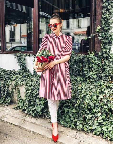 Dress Curvy, Red Holiday Dress, Simplicity Fashion, Red Striped Dress, Pakistani Fashion Casual, Casual Indian Fashion, Long Kurti Designs, Fashion Tops Blouse, Stripe Outfits