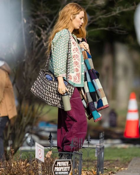 Blake Lively Lily Bloom Outfits, Lily Bloom Style, Lily Bloom Outfit, Lilly Bloom Outfits, Blake Lively Style Casual Street Fashion, Blake Lively Style Casual, Bloom Outfits, Lilly Bloom, Bloom Tattoo