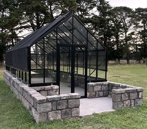 Glass House Garden, Aviary Ideas, Greenhouse Staging, Glass House Design, Metal Building Designs, Landscaped Garden, Brick Laying, Entry Design, Cafe Shop Design