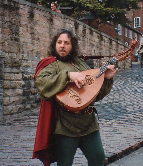 Medieval Singer Outside Nottingham Castle. Medieval Fantasy Banquet Hall, Medieval Musician, Medieval Dancing, Nottingham Castle, Sherwood Forest, Fantasy Fiction, Medieval Life, Medieval Costume, Cool Poses