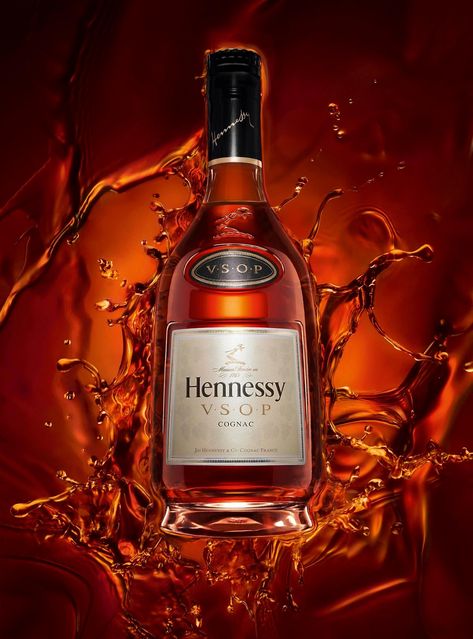 Indulge in the rich heritage and unparalleled craftsmanship of Hennessy, a brandy that promises a truly unique tasting experience. Perfect for those who appreciate the finer things in life, Hennessy offers a symphony of flavors that dance on the palate, from its velvety smoothness to its complex notes of spice and fruit. Elevate your brandy journey and savor the legacy of one of the world's most renowned cognac houses. Whether you're a seasoned connoisseur or new to the world of brandy, Hennessy is a must-try for anyone seeking a distinctive and memorable sip. Hennessy Wallpaper, Whiskey Photography, Hennessy Drinks, Brown Liquor, Drink Advertising, Drink Ads, Product Photo Ideas, Coffee Milkshake, Spiced Drinks