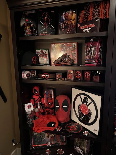 Deadpool Room Ideas, Deadpool Room Decor, Deadpool Bedroom, Male Living Room, Toy Collection Room, Nerd Decor, Marvel Room, Room Ideas Aesthetic, Man Room