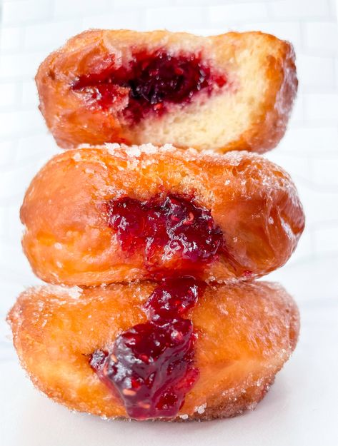 Jelly Filled Donuts Recipe, Strawberry Filled Donuts, Jam Donut, Donut Filling, Raspberry Jelly, Donut Flavors, Making Donuts, Krispy Kreme Donuts, Bakers Gonna Bake