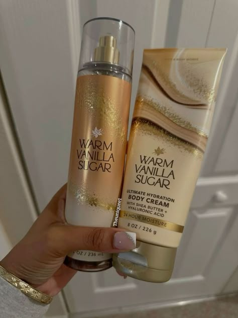 Profumo Victoria Secret, Warm Vanilla Sugar, Bath & Body Works, Bath N Body Works, Perfume Body Spray, Body Hygiene, Bath And Body Works Perfume, Fine Fragrance Mist, Shower Skin Care