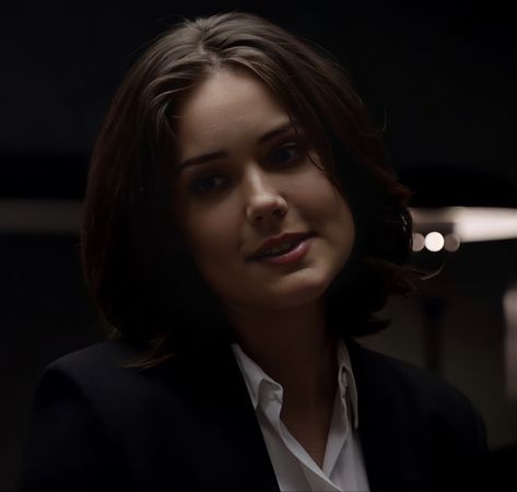 Elizabeth Keen, Megan Boone, James Spader, Favorite Tv Shows, Hair, Black