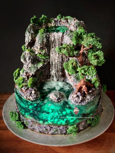 Island Cake tutorial - Waterfall Theme - CakesDecor Waterfall Cake, Nature Cake, Mountain Cake, Fishing Cupcakes, Island Cake, Shoe Template, Ocean Cakes, Jello Cake, Realistic Cakes